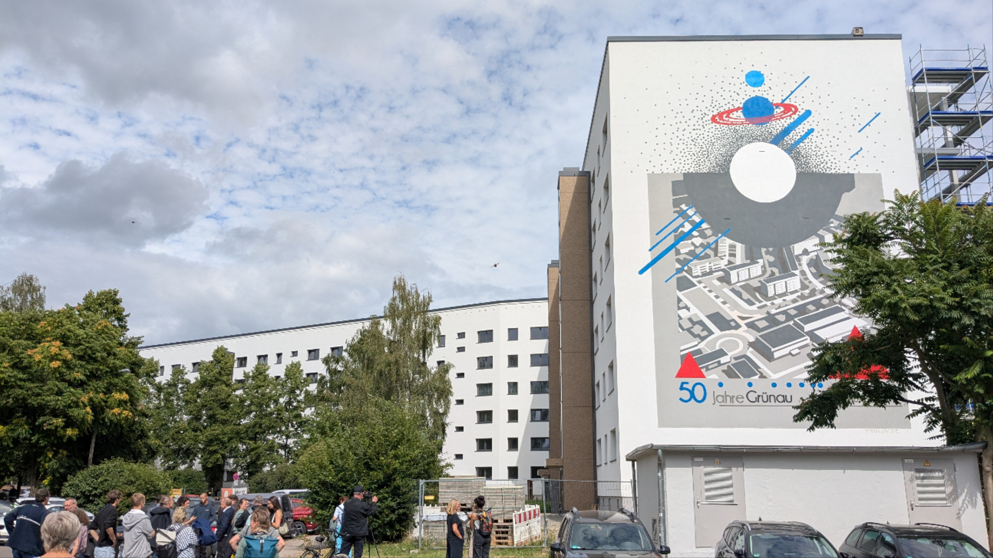 Neue Fassadenkunstwerke zum 50.Geburtstag - Herzliche Einladung zu Kunstwanderungen durch Grünau